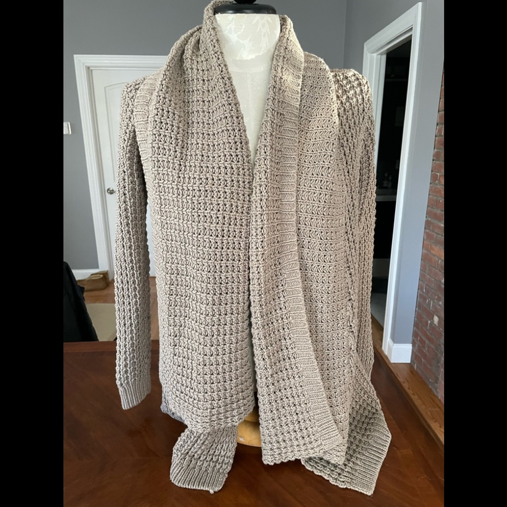 Cozy knit GAP cardigan